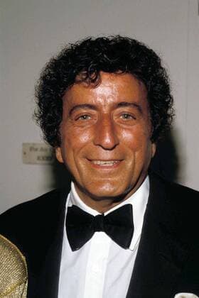 **FILE PHOTO** Tony Bennett Reveals Battle With Alzheimer s. Tony Bennett 1986 Copyright: xRalphxDominguez MediaPunchx