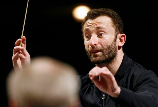 DEU, Deutschland, Meiningen, 10.04.2006 - Theater Meiningen Probe zum Sonderkonzert mit Kirill Petrenko (13.04.2006) Dirigent seit 2002 03 Generalmusikdirektor an der Komischen Oper Berlin davor seit 1999 GMD in Meiningen geboren im russischen Omsk Meiningen Thueringen Germany