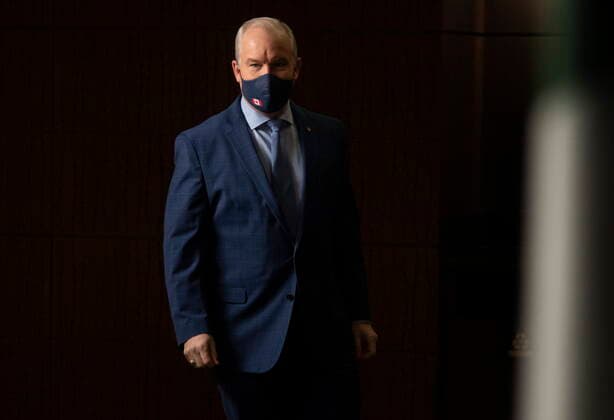 February 4, 2021, Ottawa, on, Canada: Leader of the Opposition Erin O Toole arrives for a news conference on Parliament Hill in Ottawa, Thursday, February 4, 2021. Ottawa Canada  - ZUMAc35_ 20210204_zaf_c35_001 Copyright: xAdrianxWyldx
