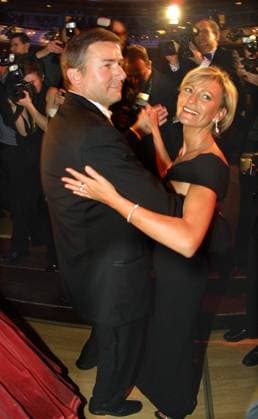 Europaeischer Presse und Funkball 2002 Copyright: IMAGO. Herrmann Thema: Europaeischer Presse-u. Funkball in Berlin mit: Sabine Christiansen u. Klaus Wowereit beim Tanz Unter dem Motto: Italien - von Anfang an dabei... fand der diesjaerige Berliner Presseball in der Staatsoper Unter den Linden statt. *** European Press and Radio Ball 2002 Copyright IMAGO Herrmann Theme European Press and Radio Ball in Berlin with Sabine Christiansen and Klaus Wowereit at the dance Under the motto Italy has been there from the beginning , this years Berlin Press Ball took place in the State Opera House on Unter den Linden. Copyright: xEventpressxHerrmannx