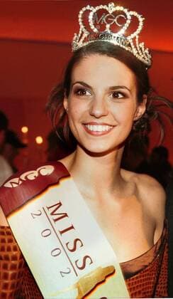 Miss Germany 2002 Datum:Foto: IMAGO. Herrmann : Thema: Wahl zur Miss Germany 2002 im Estrel Hotel in Berlin mit den Siegerinnen: Miss Germany 2002 Katrin Wrobel aus Berlin *** Miss Germany 2002 Date Photo IMAGO Herrmann Theme Election of Miss Germany 2002 in the Estrel Hotel in Berlin with the winners Miss Germany 2002 Katrin Wrobel from Berlin Copyright: xEventpressxHerrmannx