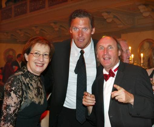 Cinema for Peace Copyright: IMAGO. Herrmann 09.02.2004 Heide Simonis , Ralph Moeller und Otto Waalkes Thema: Berlinale Cinema for Peace im Konzerthaus Berlin Charity-Gala zu Gunsten von UNICEF und amfAR *** Cinema for Peace Copyright IMAGO Herrmann 09 02 2004 Heide Simonis , Ralph Moeller and Otto Waalkes Theme Berlinale Cinema for Peace at the Konzerthaus Berlin Charity Gala in aid of UNICEF and amfAR Copyright: xEventpressxHerrmannx