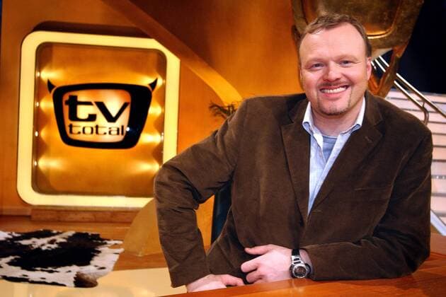 Goldene Schallplatte für Max Stefan Raab Fototermin TV Total Studio Koeln Muehlheim 27.04.04 Photo:Christopher Adolph *** Golden record for Max Stefan Raab Photo session TV Total Studio Koeln Muehlheim 27 04 04 Photo Christopher Adolph Copyright: xEventpressxAdolphx