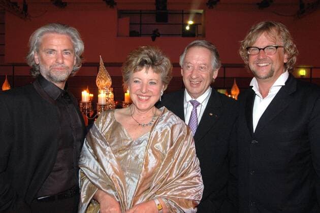 Kamps Gala Brot gegen Not Herrmann Buehlbecker,Marie-Luise Marjan, Paul Spiegel und Martin Krug bei der Charity Gala Brot gegen Not Duesseldorf Rheinterassen 14.05.04 Photo:Adolph IMAGO. Adolph *** Kamps Gala Bread against misery Herrmann Buehlbecker,Marie Luise Marjan, Paul Spiegel and Martin Krug at the Charity Gala Bread against misery Duesseldorf Rheinterassen 14 05 04 Photo Adolph IMAGO Adolph Copyright: xEventpressxAdolphx