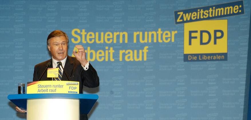 Eventpress POLITIK&PARTYS Copyright:IMAGO. POLITIK&PARTYS Datum:11.09.2005 Thema : Außerordentlicher Parteitag der FDP im ICC in Berlin. Mit : Wolfgang Gerhardt *** Eventpress POLITIK PARTYS Copyright IMAGO POLITIK PARTYS Date 11 09 2005 Topic Extraordinary party conference of the FDP in the ICC in Berlin With Wolfgang Gerhardt Copyright: xEventpress POLITIK&PARTYSx