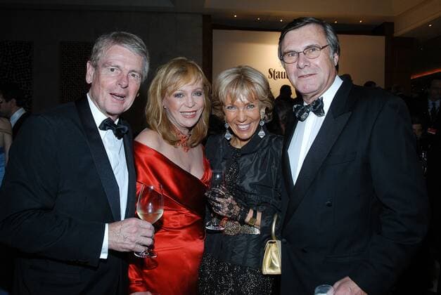 Bundespresseball 2007 V.l.: Klaus und Evelyn Bresser mit Marlies und Wolfgang Gerhard beim Bundespresseball 2007 im Hotel Interconti in Berlin am 23.11.2007 Copyright : IMAGO. Mathias Krohn EVENTPRESS *** Federal Press Ball 2007 V l Klaus and Evelyn Bresser with Marlies and Wolfgang Gerhard at the Federal Press Ball 2007 in the Hotel Interconti in Berlin on 23 11 2007 Copyright IMAGO Mathias Krohn EVENTPRESS Copyright: xEventpress MathiasxKrohnx