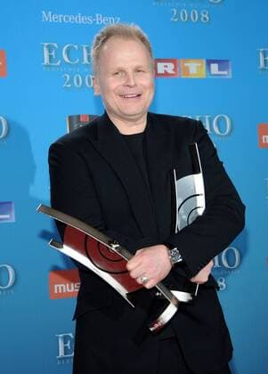 ECHO 2008 - Deutscher Musikpreis Preistraeger Herbert Groenemeyer bei der Verleihung des ECHO 2008 - Deutscher Musikpreis im ICC in Berlin am 15.02.2008. Copyright : IMAGO. Mathias Krohn EVENTPRESS *** ECHO 2008 German Music Award winner Herbert Groenemeyer at the ECHO 2008 German Music Award ceremony at the ICC in Berlin on 15 02 2008 Copyright IMAGO Mathias Krohn EVENTPRESS Copyright: xEventpress MathiasxKrohnx