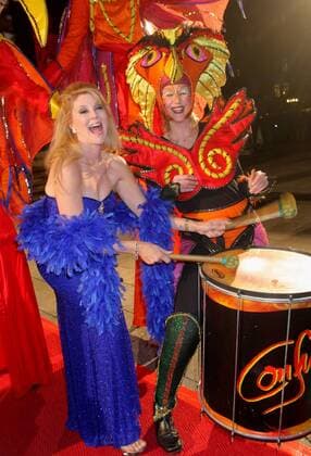 Deutscher Opernball 2008 FF Audrey Landers haut auf die Pauke beim Deutscher Opernball 2008 in der Alten Oper Frankfurt am Main Copyright: IMAGO. IMAGO. Fotoagentur Berlin Henry H. Herrmann *** German Opera Ball 2008 FF Audrey Landers bangs the drum at the German Opera Ball 2008 at the Alte Oper Frankfurt am Main Copyright IMAGO IMAGO Photo Agency Berlin Henry H Herrmann Copyright: xEventpressx