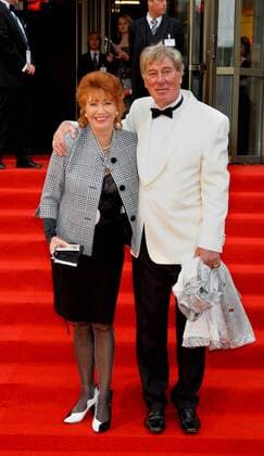 Goldene Henne 2008 Regina Thoss mit Mann Roland -Clemens Hinkel bei der Verleihung der Goldene Henne 2008 im Friedrichstadtpalast in Berlin Copyright: IMAGO. Herrmann 17.09.2008 IMAGO. Foto & News Agentur Berlin Henry H. Herrmann *** Goldene Henne 2008 Regina Thoss with husband Roland Clemens Hinkel at the award ceremony of the Goldene Henne 2008 at the Friedrichstadtpalast in Berlin Copyright IMAGO Herrmann 17 09 2008 IMAGO Foto News Agentur Berlin Henry H Herrmann Copyright: xEventpressx
