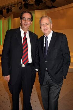 Familien-Mangerin 2008 Georg Streiter mit Interconti Chef Willy Weiland bei der Gala Familien-Mangerin 2008 im Hotel Intercontinental in Berlin Familienmanagerin Copyright: IMAGO. Herrmann 09.11.2008 IMAGO. Foto & News Agentur Berlin Henry H. Herrmann *** Family Manager 2008 Georg Streiter with Interconti boss Willy Weiland at the gala Family Manager 2008 at the Hotel Intercontinental in Berlin Family Manager Copyright IMAGO Herrmann 09 11 2008 IMAGO Foto News Agentur Berlin Henry H Herrmann Copyright: xEventpressx
