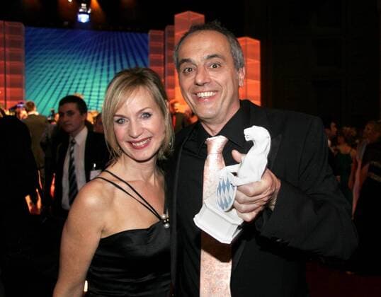 Bayerischer Fernsehpreis 2009 Preisträger Christian Rach mit Ehefrau Andrea bei der Verleihung des Bayerischer Fernsehpreis 2009 Blauer Panther im Prinzregententheater in München Copyright: IMAGO. Heuberger 15.05.2009 IMAGO. Fotoagentur Berlin Copyright: xEventpressx