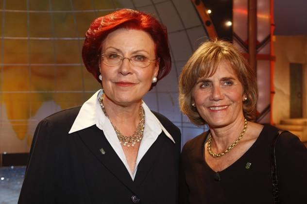Stargala zugunsten der Deutschen Welthungerhilfe Heidemarie Wieczorek-Zeul und Ingeborg Schaeuble bei der Stargala zugunsten der Deutschen Welthungerhilfe der Benefiz Show die das letzte mal von Showmaster Dieter ThomasHeck moderiert wird aus der Erdgas Arena Riesa Copyright: IMAGO. Radke 18.10.2007 *** Local Caption *** IMAGO. *** Star Gala for the benefit of the German Agro Action Heidemarie Wieczorek Zeul and Ingeborg Schaeuble at the Star Gala for the benefit of the German Agro Action the Benefit Show which is presented the last time by Showmaster Dieter ThomasHeck from the Erdgas Arena Riesa Copyright IMAGO Radke 18 10 2007 Local Caption IMAGO Copyright: xEventpress Radkex