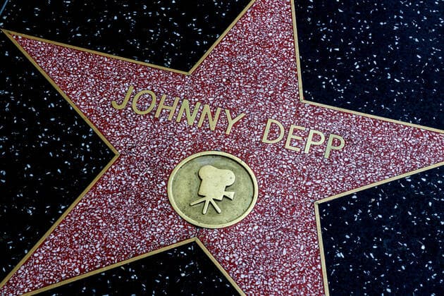 Hollywood Walk of Fame USA, United States of America, California, Los Angeles, 17.02.2020: Hollywood Boulevard, in den Gehweg sind rund 2700 Sterne eingelassen. Es werden Prominente geehrt, die eine wichtige Rolle in der amerikanischen Unterhaltungsindustrie spielten oder noch spielen. Kategorie Motion Pictures (Film). Stern für Johnny Depp *** Hollywood Walk of Fame USA, United States of America, California, Los Angeles, 17 02 2020 Hollywood Boulevard, about 2700 stars are embedded in the pavement Celebrities are honored who played or still play an important role in the American entertainment industry Category Motion Pictures Film Star for Johnny Depp