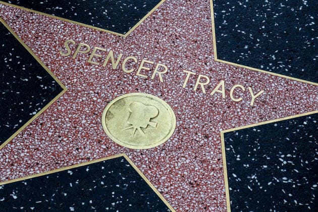 Hollywood Walk of Fame USA, United States of America, California, Los Angeles, 17.02.2020: Hollywood Boulevard, in den Gehweg sind rund 2700 Sterne eingelassen. Es werden Prominente geehrt, die eine wichtige Rolle in der amerikanischen Unterhaltungsindustrie spielten oder noch spielen. Kategorie Motion Pictures (Film). Stern für Spencer Tracy *** Hollywood Walk of Fame USA, United States of America, California, Los Angeles, 17 02 2020 Hollywood Boulevard, about 2700 stars are embedded in the pavement Celebrities are honored who played or still play an important role in the American entertainment industry Category Motion Pictures Film Star for Spencer Tracy