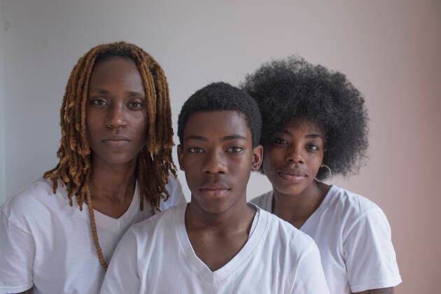 IMAGO Creative: Pride Month 2022, Engagement der Jugendlichen Lesbian couple with their son model release HEX17010_TP__7650 Copyright: xTOBIASxPRASSEx