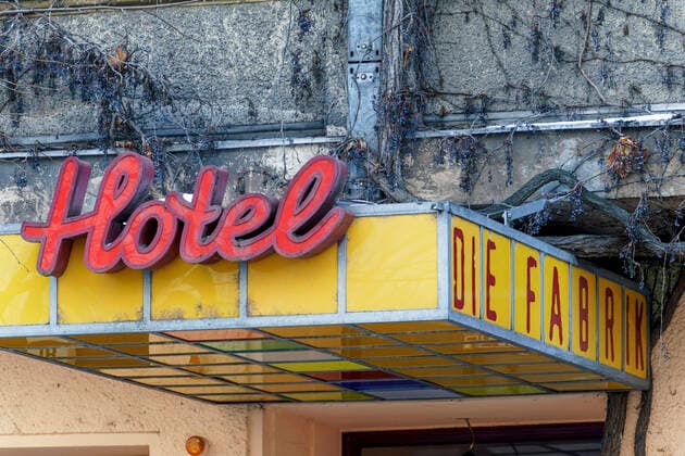 Hostel Hotel Die Frabrik, backpax, Logo, Schlesische Strasse, Berlin-Kreuzberg Hostel Hotel Die Frabrik, backpax, Logo, Schlesische Strasse, Berlin-Kreuzberg