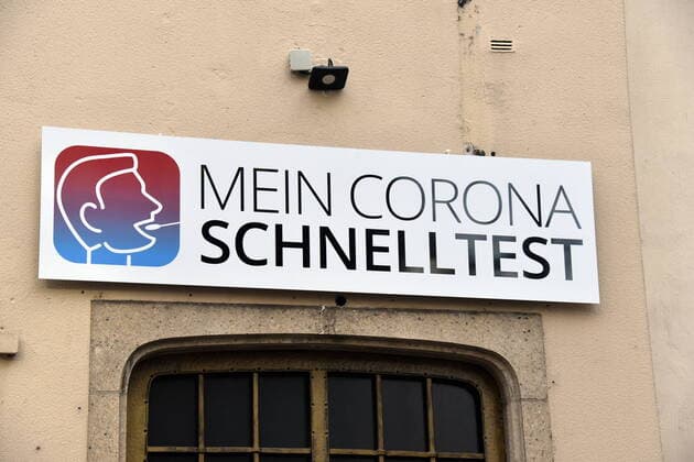 Corona Schnelltestzerum hier kann man Corona-Antigen-Schnelltest (Ergebnis nach 15 Minuten) PCR-Express Test (Ergebnis nach 120 Minuten) PCR Standard Labortest (Ergebnis nach 24-36 Std.) usw. gegen Bezahlung machen lassen