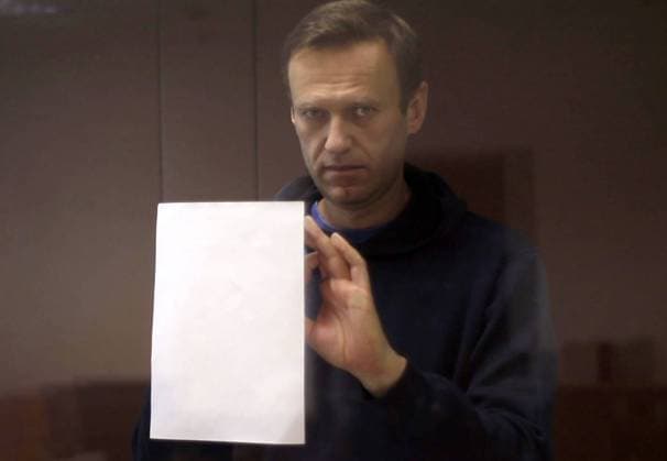 News Themen der Woche KW07 News Bilder des Tages MOSCOW, RUSSIA - FEBRUARY 16, 2021: Russian opposition activist Alexei Navalny appears at a hearing into the case over his defamation of WWII veteran Ignat Artyomenko at Moscow s Babushkinsky District Court. Video screen grab. Press Office of Moscow s Babushkinsky District Court TASS A STILL IMAGE TAKEN FROM VIDEO PROVIDED BY A THIRD PARTY. EDITORIAL USE ONLY  TS0F6DE0