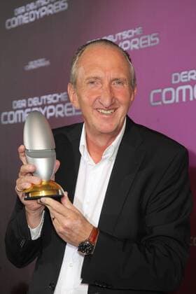 Comedy Preis 2009 Preistrager: Mike Krueger Mike Krüger wird beim Deutschen Comedypreis 2009 (Freitag, den 23. Oktober, 21.15 Uhr bei RTL) mit dem Ehrenpreis der Jury ausgezeichnet. Der Komiker bereichert seit über drei Jahrzehnten die deutsche Comedyszene und ist nach wie vor ein absoluter Garant für beste Unterhaltung. Im nächsten Jahr feiert er sein 35-jähriges Bühnenjubiläum mit einer neuen Live-Tour Is das Kunst, oder kann das weg? . bei der Verleihung des RTL Der Deutsche Comedypreis 2009 im Colloneum in Koeln Party Comedy Preis Ausstrahlung bei RTL am 23.10.2009 um 21.15 Uhr Copyright: IMAGO. Herrmann 20.10.2009 *** Local Caption *** IMAGO. Foto & News Agentur Berlin Henry H. Herrmann & Sascha Radke Perchtastrasse Copyright: xEventpressx