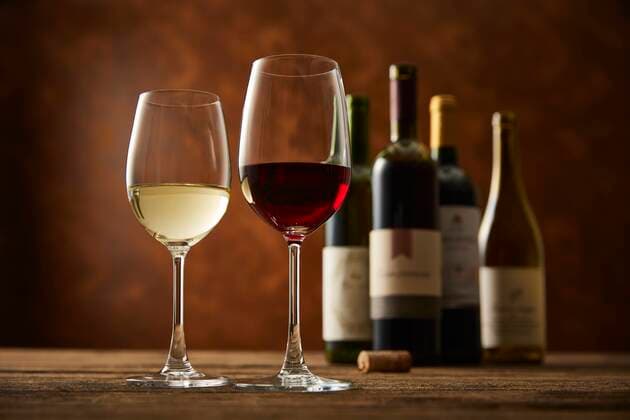 Two glasses of wine 146231190  (146231190)