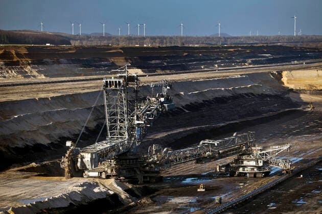 Tagebau Inden mit Absetzer, Rheinisches Braunkohlerevier, Deutschland, Nordrhein-Westfalen, Inden Inden opencast mine with stacker, Rhenish lignite mining area, Germany, North Rhine-Westphalia, Inden BLWS638381 *** Inden opencast mine with stacker, Rhenish lignite mining area, Germany, North Rhine Westphalia, Inden BLWS638381 Copyright: xblickwinkel S.xZiesex
