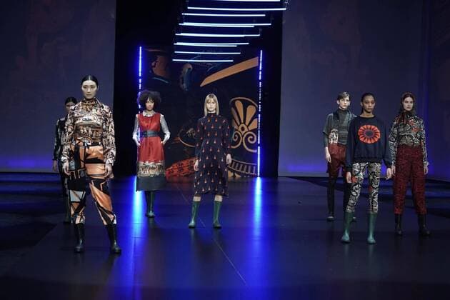 Bilder des Jahres 2021, Entertainment 02 Februar Entertainment Themen der Woche KW07 Entertainment Bilder des Tages AltaRoma Fashion Week 2021 Roi du Lac - Catwalk Featuring: Models Where: Rome, Italy When: 18 Feb 2021 Credit: Andrea Bracaglia KIKA Press Cover Images **NOT AVAILABLE FOR PUBLICATION IN ITALY** Copyright: xAndreaxBracagliax 41241632 EDITORIAL USE ONLY. NOT FOR USE BY NEWSPAPERS BASED IN THE UK.