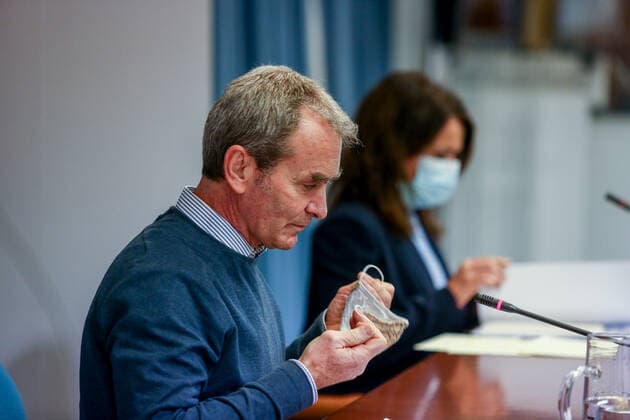 The director of the Center for Coordination of Alerts and Health Emergencies (CCAES), Fernando Simon, intervenes during a conference convened before the media at the Ministry of Health to report on the evolution of the coronavirus, in Madrid, (Spain), February 15, 2021. 18 FEBRUARY 2021 LagenciaEP PRESS R.Rubio.POOL 02 18 2021 Madrid Madrid Spain Copyright: xLagenciaEPxPRESS R.Rubio.POOLx 3569730
