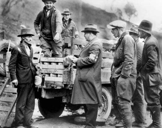 Rural Farmers, all Drought Victims in isolated Mountain Community, receiving Food Orders from American Red Cross, Floyd County, Kentucky, USA, Lewis Wickes Hine, American National Red Cross Collection, 1930  Copyright: xCircaxImagesx ghi-circa09174