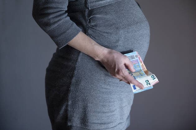 IMAGO Creative: Gesellschaft, Armut Thema: IGEL Leistungen in der Schwangerschaft Bonn Deutschland *** Topic IGEL services in pregnancy Bonn Germany Copyright: xUtexGrabowsky photothek.netx