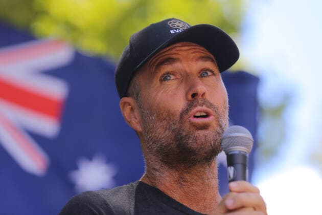 ANTI VACCINATION RALLY SYDNEY, Celebrity Chef Pete Evans speaks during an anti-vaccination rally in Sydney, Saturday, February 20, 2021. The national rollout of the Pfizer vaccine will begin on Monday in what will be the largest exercise of its kind in Australia s history. ( NO ARCHIVING, EDITORIAL USE ONLY, NO USE IN BOOKS WITHOUT CONSENT SYDNEY NSW AUSTRALIA Copyright: xSTEVENxSAPHOREx 20210220001521824039