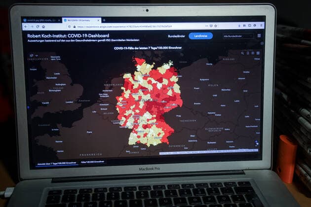 Coronavirus in Deutschland - Covid-19-Dashboard des Robert Koch-Institut 20.02.2021: Robert Koch-Institut: 7-Tage-Inzidenz 57,8. 7-Tage-Fallzahl 48.042. COVID-19-Fälle 2.378.883. Zugang um 9.164 gegenüber dem Vortag. COVID-19-Todesfälle 67.696. Zugang um 490 gegenüber dem Vortag.