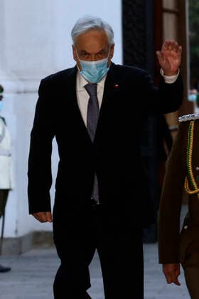 Santiago 22 February 2021 The President of the Republic Sebastian Pinera enters the Palacio de La Moneda after his vacation Javier Salvo Aton Chile, Santiago Chile Aton 490330  Copyright: JAVIERxSALVO ATONCHILE