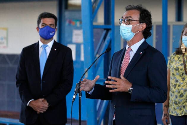 Santiago, 22 February 2021 The Minister of Education, Raul Figueroa, together with the Director of Public Education, Alejandra Grebe and the Superintendent of Education, Cristian O™Ryan, toured the facilities of the JosÃ Bernardo Suarez School in Macul to supervise the safety protocols of the establishment a few days before  Copyright: JONNATHANxOYARZUN ATONxCHILE
