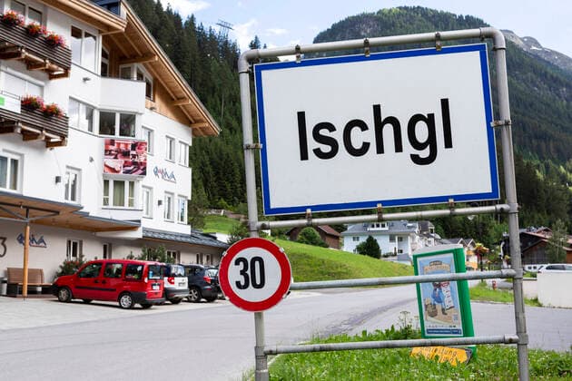 Ortstafel, Ortsanfang von Ischgl, Tirol, Österreich