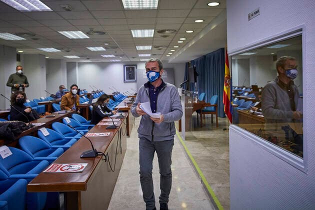 The director of the Center for Coordination of Alerts and Health Emergencies (CCAES), Fernando Simon at his exit from a conference convened before the media at the Ministry of Health to report on the evolution of the coronavirus, in Madrid, (Spain), 22 February 2021. 22 FEBRUARY 2021;HEALTH;EPIDEMIC;EVOLUTION;CORONAVIRUS;CONTAGIONS;DEATHS LagenciaEP PRESS J. Hellin. POOL 02 22 2021 Madrid Madrid Spain Copyright: xLagenciaEPxPRESS J.xHellin.xPOOLx 3576006