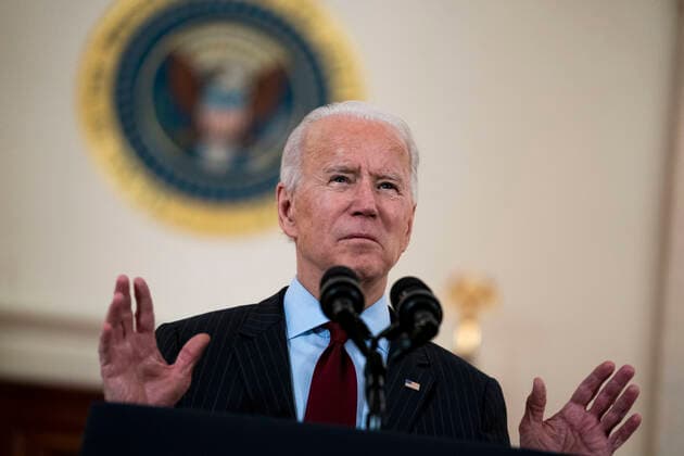 February 22, 2021, Washington, District of Columbia, USA: President Joe Biden delivers remarks on the lives lost to COVID-19 in the Cross Hall of the White House with First Lady Dr. Jill Biden, Vice President Kamala Harris and Second Gentleman Doug Emhoff, in the White House, Monday, Feb. 22, 2021 Washington USA - ZUMAs152 20210222_zaa_s152_353 Copyright: xDougxMillsx