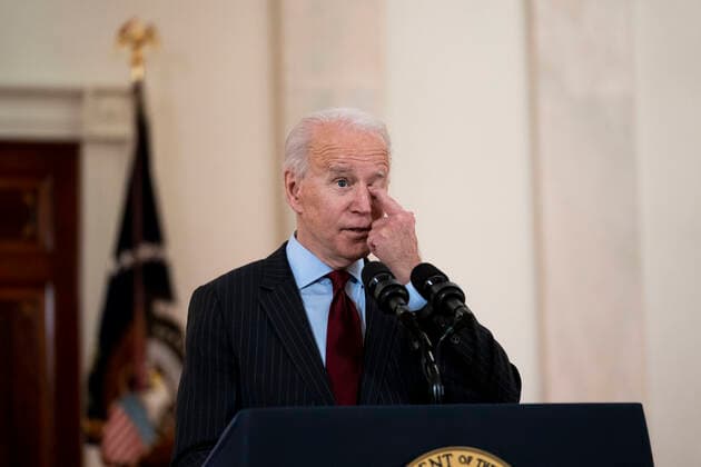 February 22, 2021, Washington, District of Columbia, USA: President Joe Biden delivers remarks on the lives lost to COVID-19 in the Cross Hall of the White House with First Lady Dr. Jill Biden, Vice President Kamala Harris and Second Gentleman Doug Emhoff, in the White House, Monday, Feb. 22, 2021 Washington USA - ZUMAs152 20210222_zaa_s152_354 Copyright: xDougxMillsx