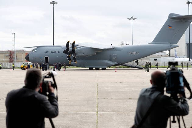 February 23, 2021, Lisbon, Portugal: A German Air Force Airbus A400M-180 transporting German army medical experts arrives at Figo Maduro military airbase in Lisbon, Portugal on February 23, 2021. Based on a bilateral agreement, a second team of German army medical experts arrived in Portugal on Tuesday to replace the team that has been in Portugal since February 3 to assist the country in its fight against the COVID-19 pandemic. Lisbon Portugal - ZUMAf123 20210223_zap_f123_002 Copyright: xPedroxFiuzax