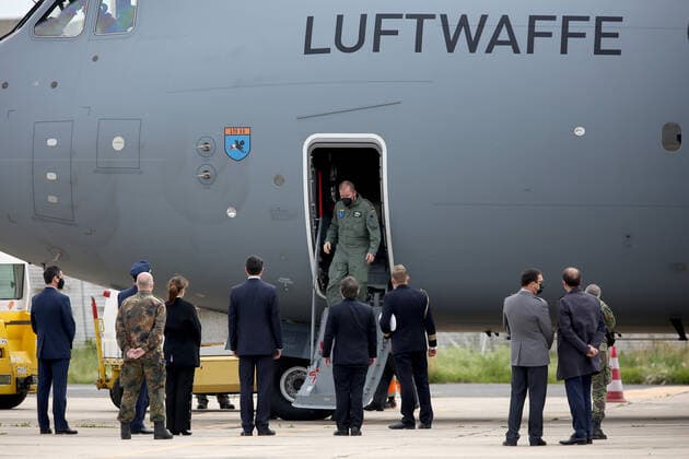 February 23, 2021, Lisbon, Portugal: Portuguese officials welcome German army medical experts at Figo Maduro military airbase in Lisbon, Portugal on February 23, 2021. Based on a bilateral agreement, a second team of German army medical experts arrived in Portugal on Tuesday to replace the team that has been in Portugal since February 3 to assist the country in its fight against the COVID-19 pandemic. Lisbon Portugal - ZUMAf123 20210223_zap_f123_015 Copyright: xPedroxFiuzax