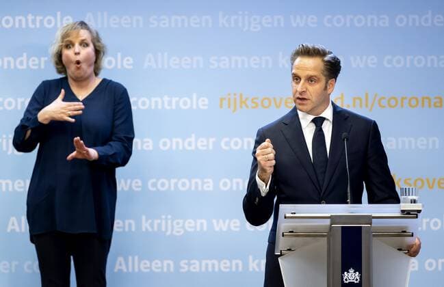 DEN HAAG - Minister Hugo de Jonge (Volksgezondheid, Welzijn en Sport) tijdens een persconferentie over de coronamaatregelen. De avondklok wordt verlengd omdat het kabinet de maatregel nodig denkt te hebben om ruimte te cre˜ren voor andere versoepelingen. ANP SEM VAN DER WAL Copyright: xHollandsexHoogtex xxANPx x428568121x