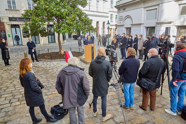 (210223) -- VIENNA, Feb. 23, 2021 -- Vienna Mayor Michael Ludwig (C) delivers a speech during a ceremony to unveil the memorial stone for the victims of the terrorist attacks in Vienna, Austria, on Feb. 23, 2021. A memorial stone for the victims of the terrorist attack on Nov. 2, 2020 was unveiled in downtown Vienna on Tuesday. (Photo by Xinhua) AUSTRIA-VIENNA-TERRORIST ATTACK-MEMORIAL STONE-UNVEILING GeorgesxSchneider 