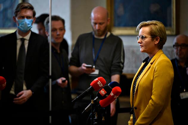 Boerne- og undervisningsminister Pernille Rosenkrantz-Theil (S), da hun sammen med justitsministeren og sundhedsministeren holder doorstep om genaabning af samfundet paa Christiansborg i Koebenhavn onsdag den 24. februar 2021.. , Copenhagen Denmark Copyright: PhilipxDavali PhilipxDavalix COP104 spdk20210224-142959-L