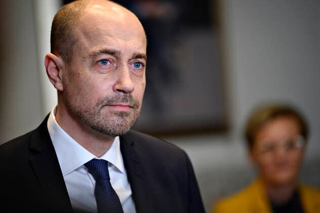 Sundhedsminister Magnus Heunicke (S), da han sammen med boerne- og undervisningsministeren og justitsministeren holder doorstep om genaabning af samfundet paa Christiansborg i Koebenhavn onsdag den 24. februar 2021.. , Copenhagen Denmark Copyright: PhilipxDavali PhilipxDavalix COP104 spdk20210224-143056-L