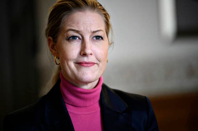 Sofie Carsten Nielsen (R) bliver interviewet om genaabning umiddelbart efter justitsministeren, sundhedsministeren og boerne- og undervisningsministeren har holdt doorstep om genaabning af samfundet, paa Christiansborg i Koebenhavn onsdag den 24. februar 2021.. , Copenhagen Denmark Copyright: PhilipxDavali PhilipxDavalix cop104 spdk20210224-150002-L