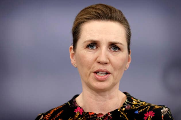 Statsminister Mette Frederiksen under pressemoedet i Spejlsalen i Statsministeriet i Koebenhavn onsdag den 24. februar 2021. Regeringen holder onsdag pressemoede i forbindelse med situationen omkring corona covid-19. Tidligere paa dagen blev det udmeldt at Regeringen har indgaaet en aftale om foerste fase af en genaabning. **Pooldaekning: Kan anvendes vederlagtfrit til redaktionel omtale. Daekningen er leveret af Politiken**. , Denmark Copyright: JensxDreslingx cop105 spdk20210224-194351-L