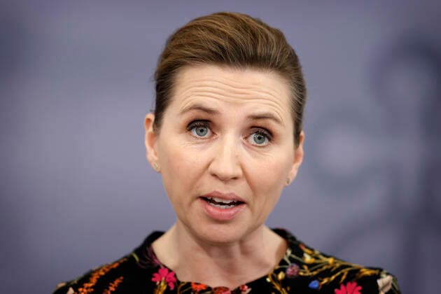 Statsminister Mette Frederiksen (S) under pressemoedet i Spejlsalen i Statsministeriet i Koebenhavn onsdag den 24. februar 2021. Regeringen holder onsdag pressemoede i forbindelse med situationen omkring corona covid-19. Tidligere paa dagen blev det udmeldt at Regeringen har indgaaet en aftale om foerste fase af en genaabning. **Pooldaekning: Kan anvendes vederlagtfrit til redaktionel omtale. Daekningen er leveret af Politiken**. , Denmark Copyright: JensxDreslingx cop105 spdk20210224-201941-L