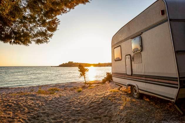 Motor home at Kerentza Beach during sunset at Ammoudia, Epirus, Greece MAMF01581