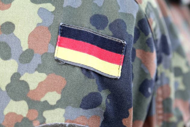 Kenzingen Themenbild - Kreisimpfzentrum Kenzingen, Landkreis Emmendingen, Baden-Württemberg, Corona Schutzimpfung mit dem Impfstoff Biontech und Astrazeneca Themenbild - Kreisimpfzentrum Kenzingen, Landkreis Emmendingen, Baden-Württemberg, Corona Schutzimpfung mit dem Impfstoff Biontech und Astrazeneca Coronaschutzimpfungen Erstimpfung und Zweitimpfung an älteren Personen über 80 Jahre der Risikogruppen sowie medizinischem Fachpersonal. Soldaten der Bundeswehr, Ärmelwappen Corona Task Force unterstützen diese Maßnahme Symbolbild, Themenbild, Featurebild Copyright: xFleigx xEibner-Pressefotox EP_dfg