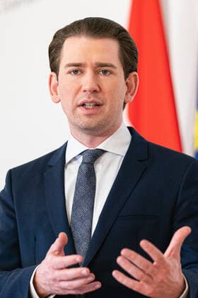 Wien 25.02.2021, Bundeskanzleramt, Wien, AUT, Bundesregierung, Doorstep vor dem virtuellen EU-Sondergipfel zur Corona-Pandemie, im Bild Bundeskanzler Sebastian Kurz (OeVP) Federal Chancellor Sebastian Kurz (OeVP) during a doorstep before the special virtual EU summit on the Corona pandemic at the federal chancellery in Vienna, Austria on 2021 02 25.