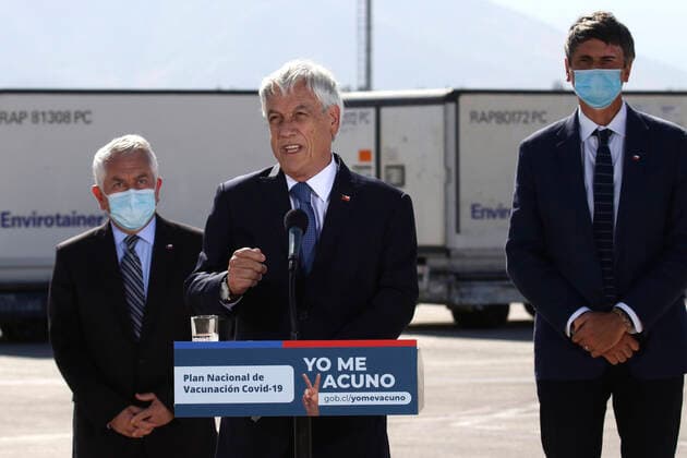 Santiago 25 February 2021 The President of the Republic Sebastian Pinera accompanied by the Ministers of Health Enrique Pairis and Science Andres Couve receive third shipment of Sinovac vaccines against Covid 19, at Arturo Merino Benitez airport Javier Salvo Aton Chile, Santiago Chile Aton Chile 490943  Copyright: JAVIERxSALVO ATONCHILE